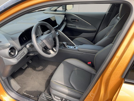 Vehicle image 8