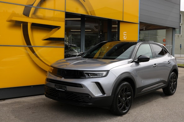 First vehicle image
