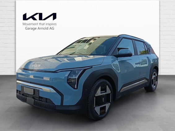 First vehicle image
