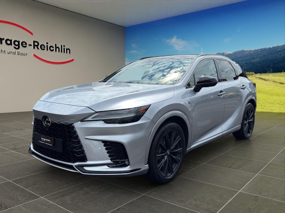 First vehicle image