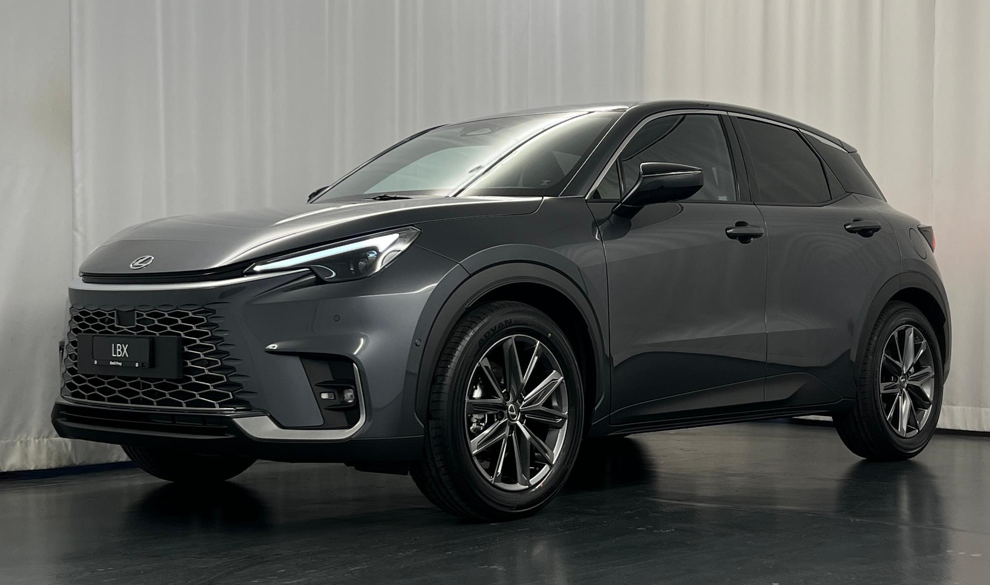 LEXUS LBX 1.5 Hybrid Relax AWD: Prenotate ora una prova su strada!