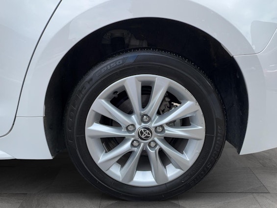Vehicle image 14