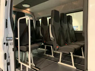 Ford E-Transit 13 Plätzer Personentransport