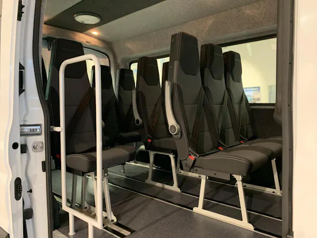 Ford E-Transit 13 Plätzer Personentransport