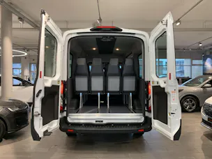Ford E-Transit 13 Plätzer Personentransport