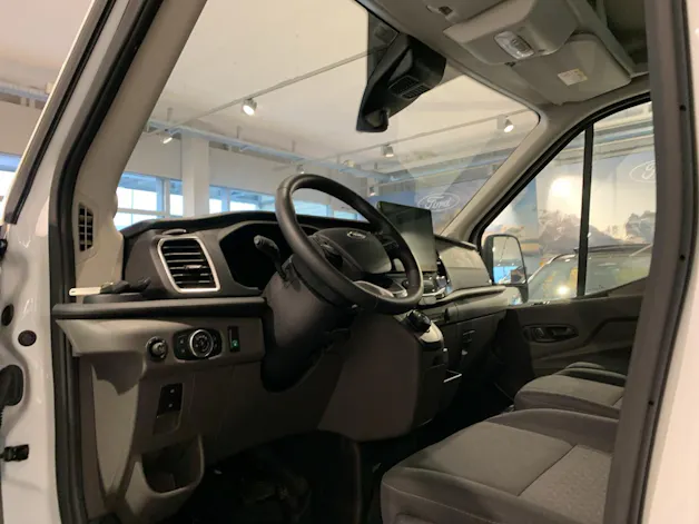 Ford E-Transit 13 Plätzer Personentransport