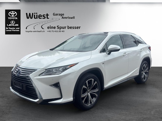 First vehicle image