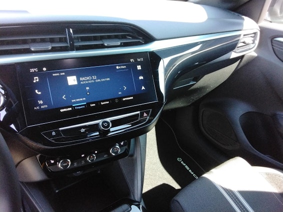 Vehicle image 5 Vehicle image 5