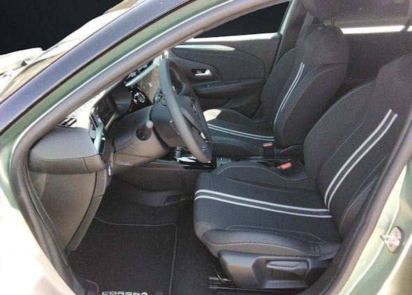 Vehicle image 4 Vehicle image 4