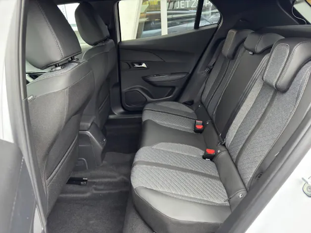 Peugeot 2008 1.2 Hybrid Allure Premium