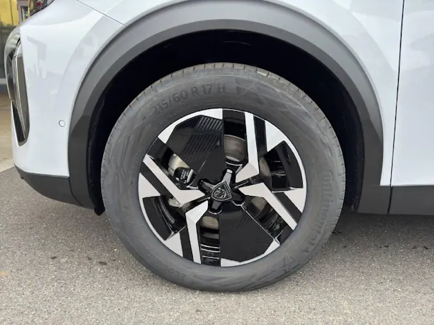 Peugeot 2008 1.2 Hybrid Allure Premium