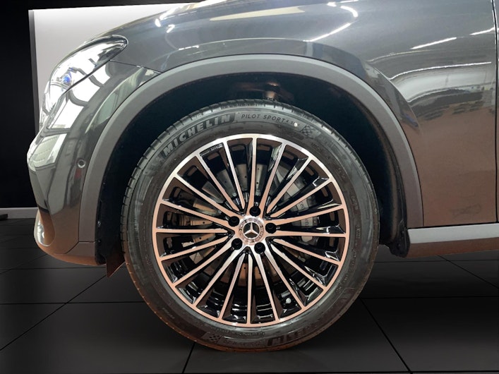 Vehicle image MERCEDES-BENZ GLC 200