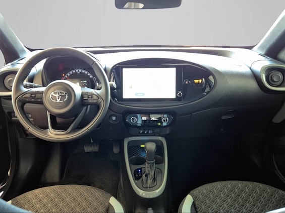 Vehicle image 8