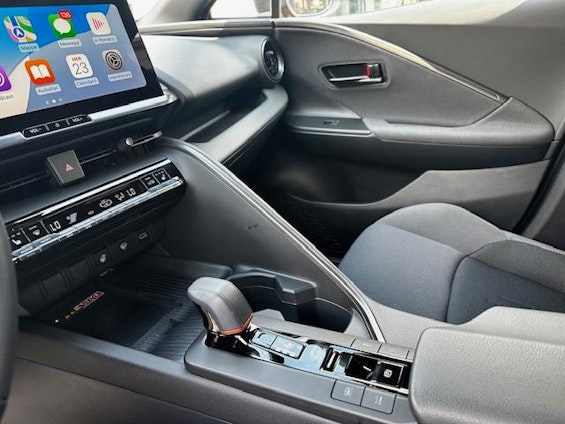 Vehicle image 18