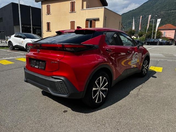 Vehicle image 6
