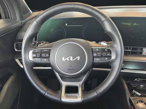 Vehicle image 9 Vehicle image 9