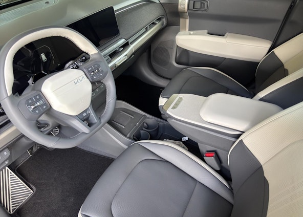 Vehicle image 9 Vehicle image 9