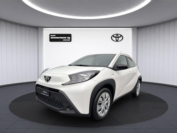 First vehicle image