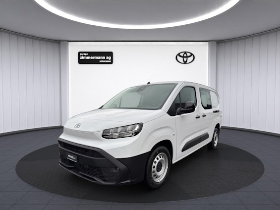 First vehicle image