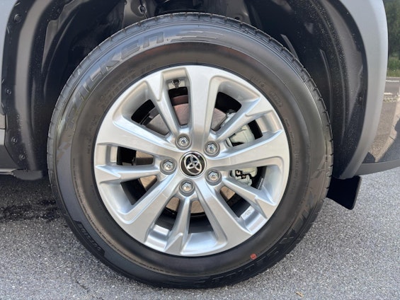 Vehicle image 13