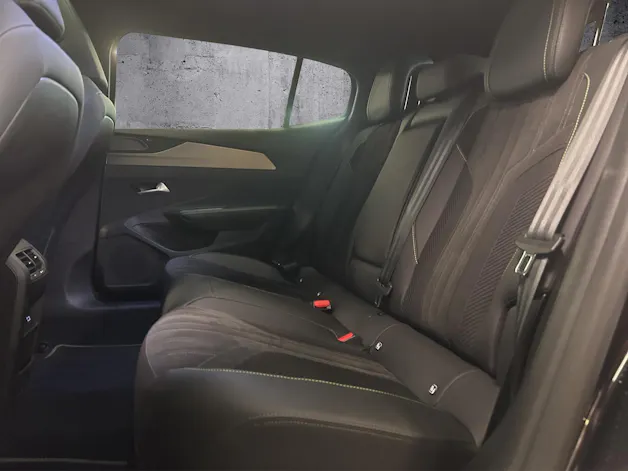 Peugeot 408 1.6 PHEV 225 GT