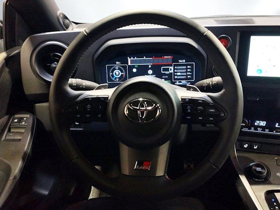 Vehicle image 9 Vehicle image 9