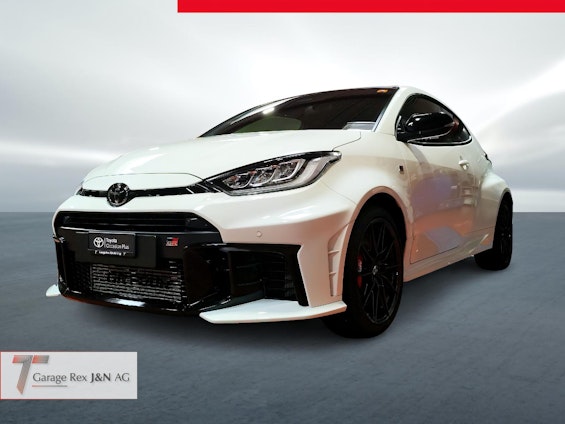 First vehicle image