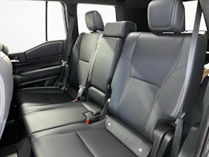 Vehicle image TOYOTA Land Cruiser 2.8 D 48V Style