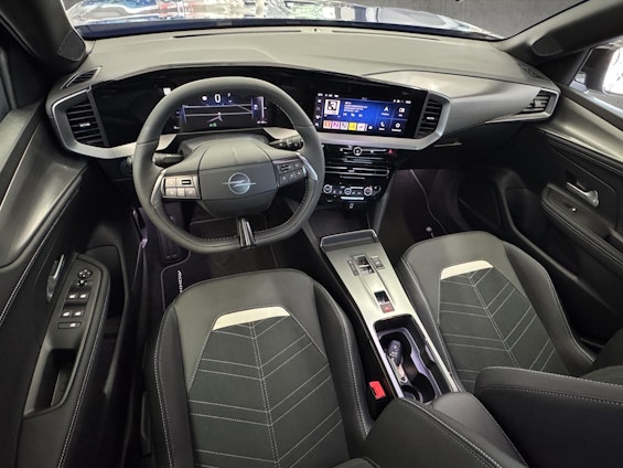 Vehicle image 14 Vehicle image 14