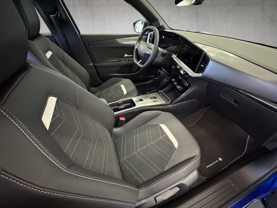 Vehicle image 9 Vehicle image 9