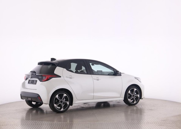 Vehicle image 3 Vehicle image 3