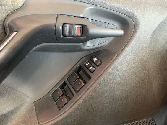 Vehicle image 7 Vehicle image 7