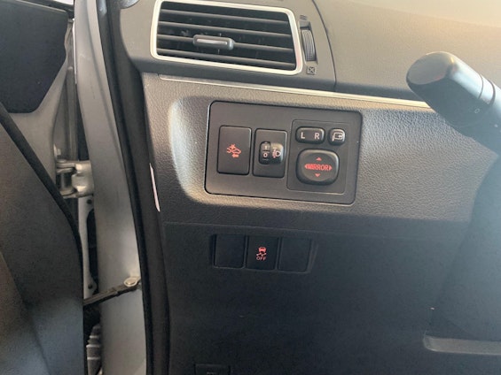 Vehicle image 6 Vehicle image 6