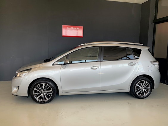 Vehicle image 8 Vehicle image 8