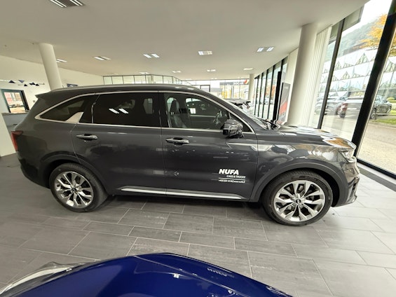 Vehicle image 3 Vehicle image 3