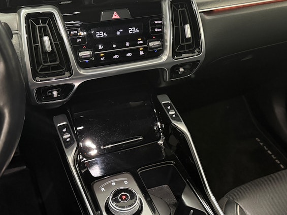 Vehicle image 15 Vehicle image 15