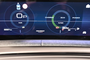 Vehicle image PEUGEOT 3008 1.2 Hybrid Allure