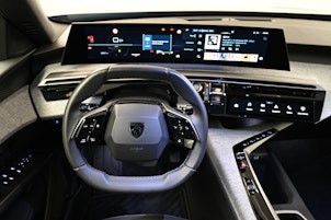 Vehicle image PEUGEOT 3008 1.2 Hybrid Allure