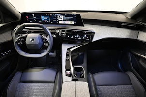 Vehicle image PEUGEOT 3008 1.2 Hybrid Allure