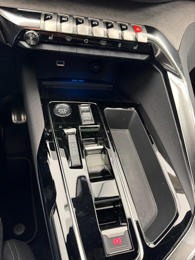 image du véhicule PEUGEOT 5008