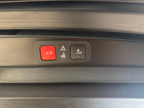 https://vehicle.imgix.net/3941140/7f1cdb15-a710-4335-b31f-e1b8617c2e4a.jpg