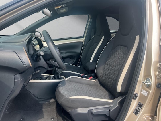 Vehicle image 8 Vehicle image 8