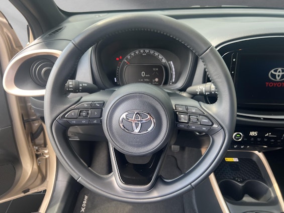 Vehicle image 4 Vehicle image 4