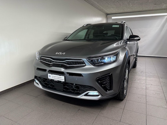 First vehicle image