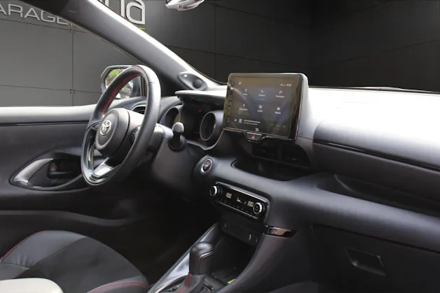 Toyota Yaris 1.5 VVT-i HSD GR Sport