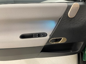 Vehicle image MINI Mini J01 Cooper SE