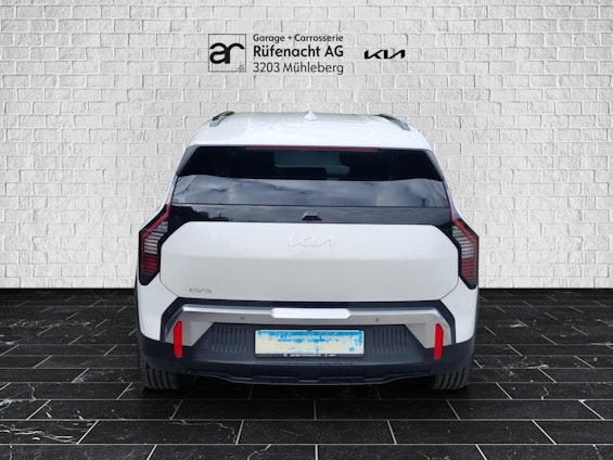 Vehicle image 3 Vehicle image 3