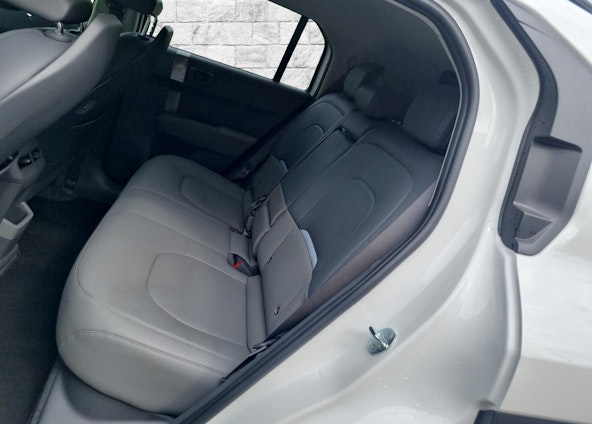 Vehicle image 7 Vehicle image 7