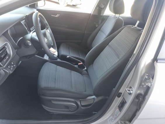 Vehicle image 6 Vehicle image 6