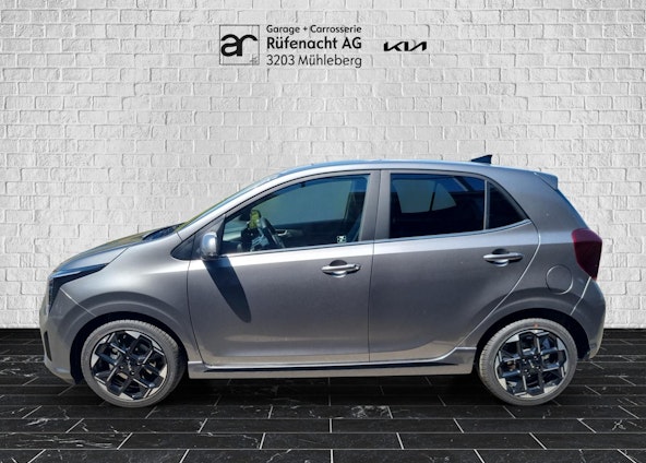 Vehicle image 4 Vehicle image 4